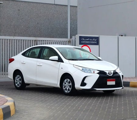 Toyota Yaris SE 2022, photo 3 of 4