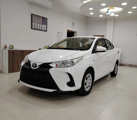 Toyota Yaris MID 2022, photo 2 of 4
