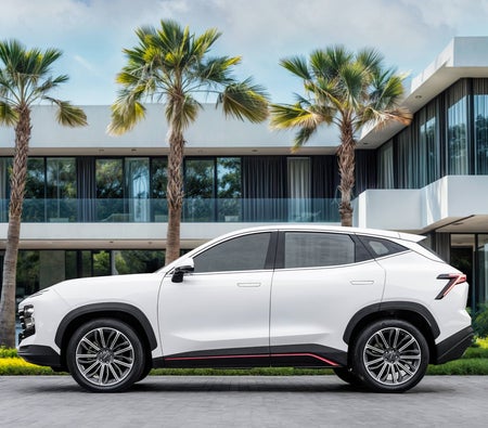 White Jetour Dashing 1.6T Luxury 2026