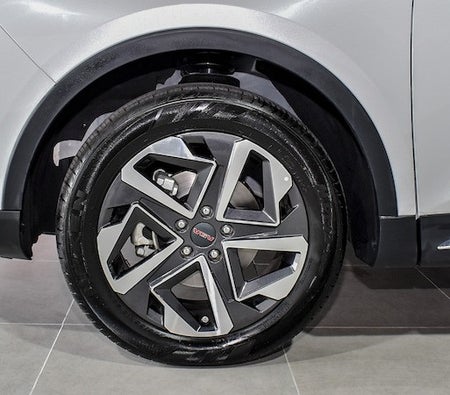 White VGV U75 PLUS Luxury 2025
