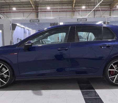 Blau Volkswagen Golf GTI P2 2024