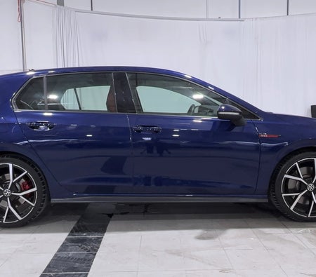 Blau Volkswagen Golf GTI P2 2024