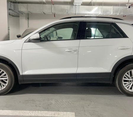 White Volkswagen T Roc Life 2024 White Volkswagen T Roc Life 2024
