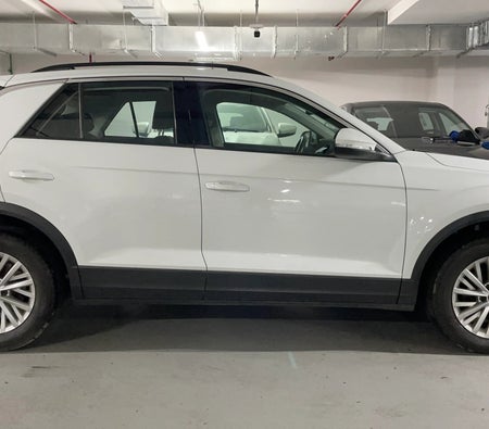 White Volkswagen T Roc Life 2024 White Volkswagen T Roc Life 2024