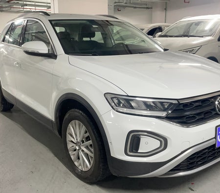 White Volkswagen T Roc Life 2024 White Volkswagen T Roc Life 2024
