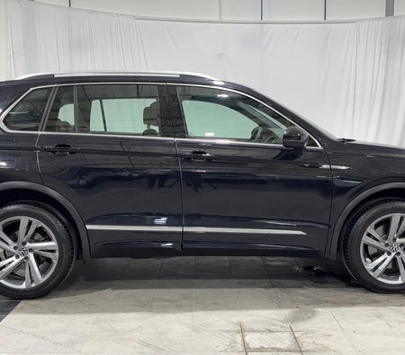 Schwarz Volkswagen Tiguan R LINE 2024 Schwarz Volkswagen Tiguan R LINE 2024