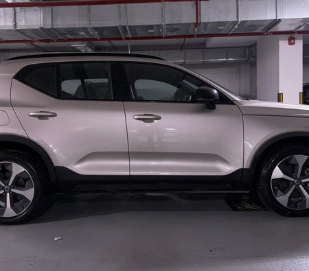 Volvo XC40 B4 Ultimate Dark 2024, photo 3 of 4