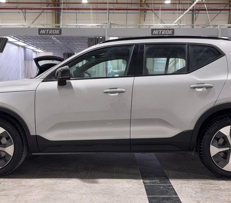 Silber Volvo XC40 B4 Ultimate Dark 2024