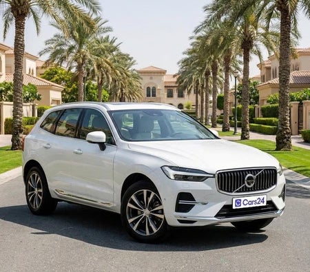 Weiß Volvo XC60 B5 Core 2024 Weiß Volvo XC60 B5 Core 2024