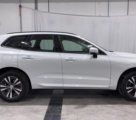White Volvo XC60 B5 Core 2024