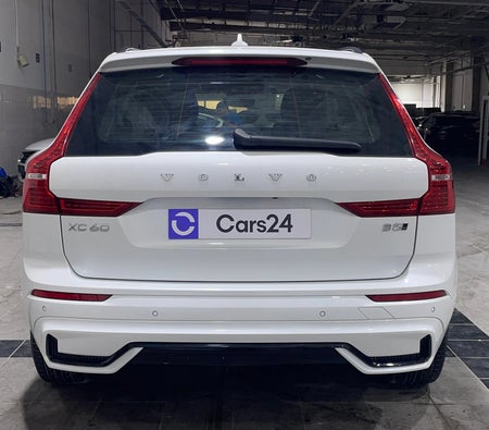 أبيض فولفو XC60 B5 R DESIGN 2022