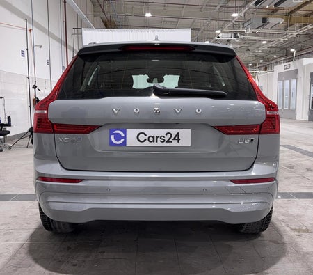 Silver Volvo XC60 CORE 2024