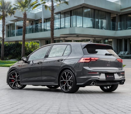 Grau Volkswagen Golf GTI P2 2024