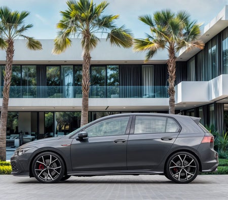 Grau Volkswagen Golf GTI P2 2024