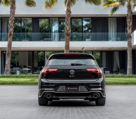 Siyah Volkswagen Golf GTI 2026