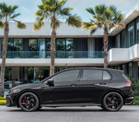 Siyah Volkswagen Golf GTI 2026