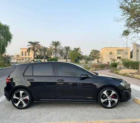Schwarz Volkswagen GTI 2015