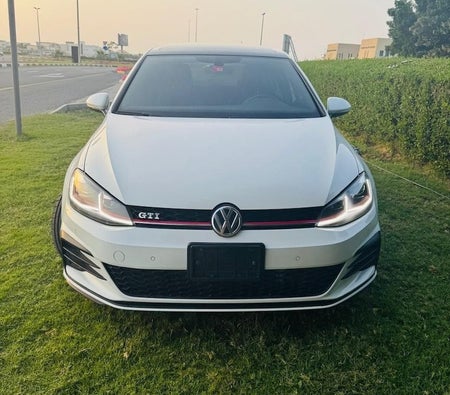 Volkswagen Golf GTI 2018, photo 2 of 4