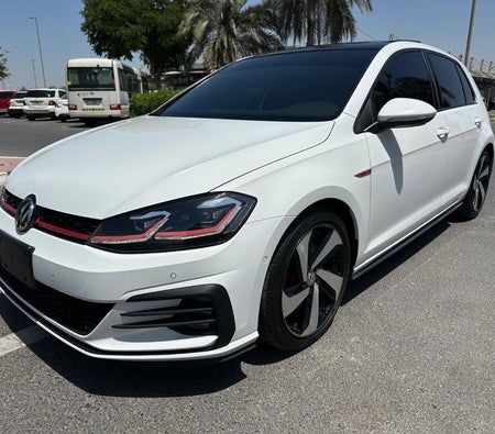 Volkswagen Golf  2019, photo 2 of 4