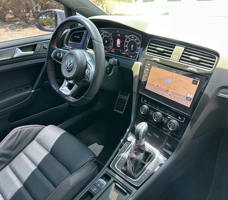 Volkswagen Golf  2019, photo 4 of 4