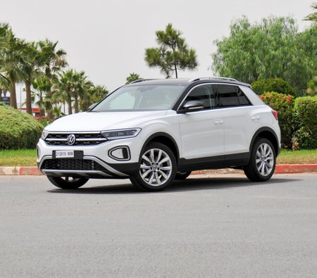Белый Фольксваген T Roc 2023 год
