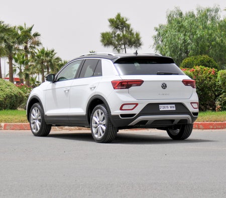 Белый Фольксваген T Roc 2023 год