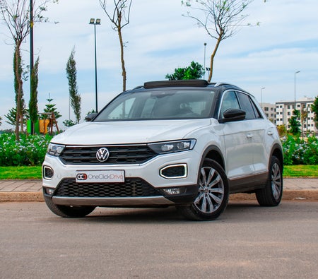Белый Фольксваген T Roc 2023 год