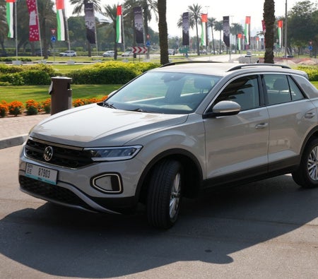 Gold Volkswagen T Roc 2024
