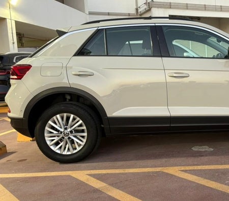 Gold Volkswagen T Roc 2024