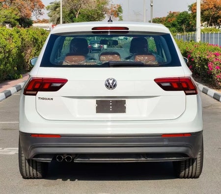 Weiß Volkswagen Tiguan 2020