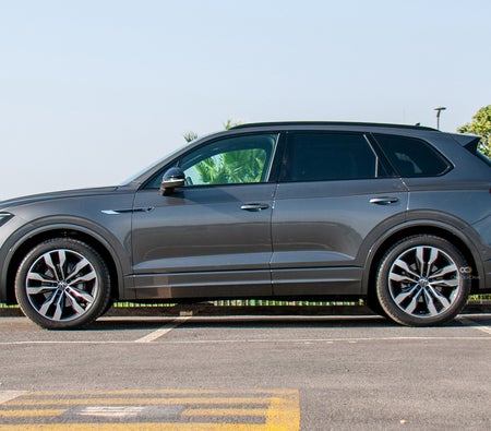 gris Volkswagen Touareg R-Line 2023 gris Volkswagen Touareg R-Line 2023