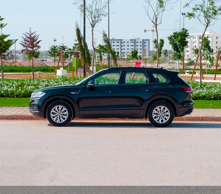 Schwarz Volkswagen Touareg 2022