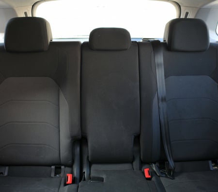 Schwarz Volkswagen Touareg 2022