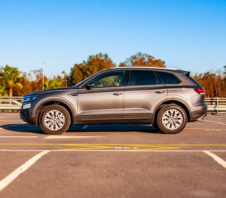 Silver Volkswagen Touareg 2023