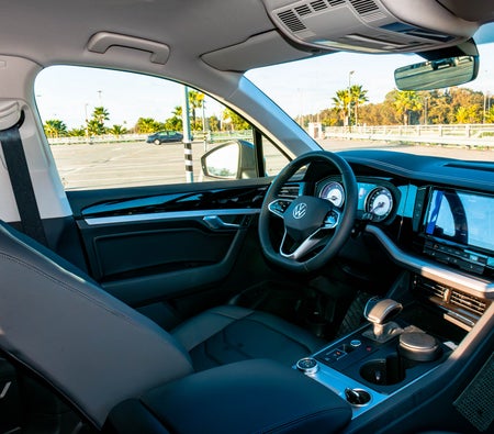 Silver Volkswagen Touareg 2023