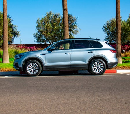 فضي فولكس فاغن  طوارق 2023