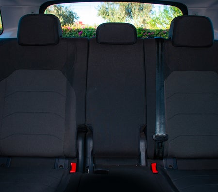 فضي فولكس فاغن  طوارق 2023