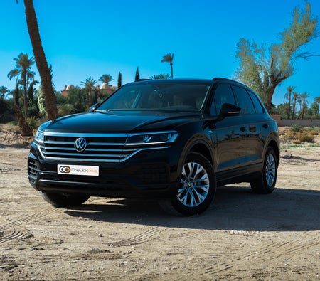 Schwarz Volkswagen Touareg 2023