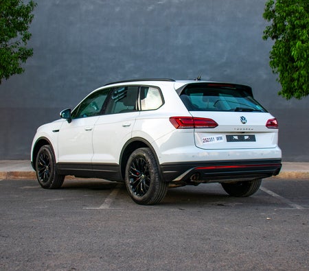 Blanc Volkswagen Touareg 2024