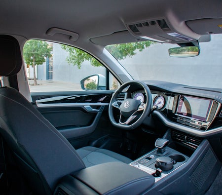 Blanc Volkswagen Touareg 2024