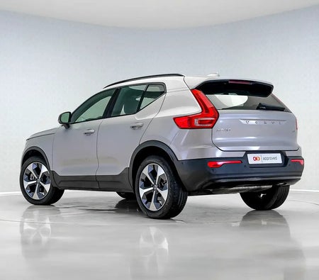 Gümüş Volvo XC40 B4 Ultimate Dark 2024
