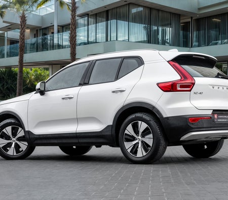 Volvo XC40 2024, photo 3 of 4