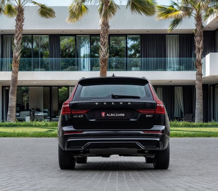 Nero Volvo XC60 B5 Ultimate Dark 2024
