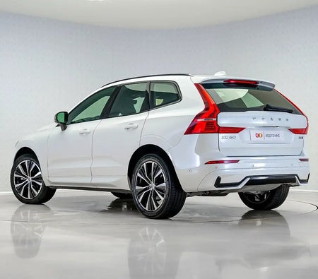 Blanc Volvo XC60 B5 Ultimate Dark 2024 Blanc Volvo XC60 B5 Ultimate Dark 2024