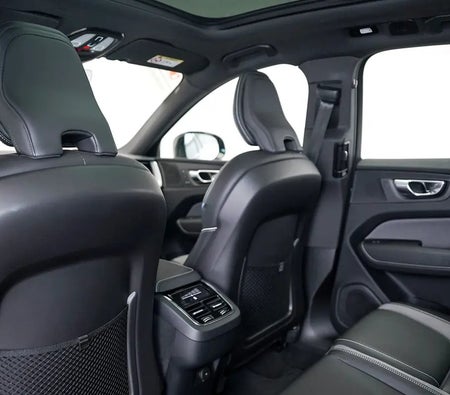 Gümüş Volvo XC60 B5 Ultimate Dark 2024 Gümüş Volvo XC60 B5 Ultimate Dark 2024