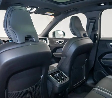 Gris Volvo XC60 B5 Ultimate Dark 2024