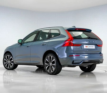 Grau Volvo XC60 B5 Ultimate Dark 2024