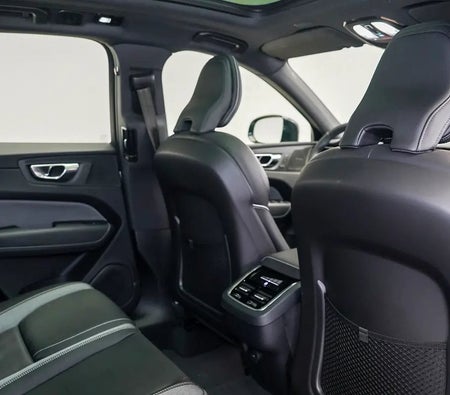 Gümüş Volvo XC60 B5 Ultimate Dark 2024