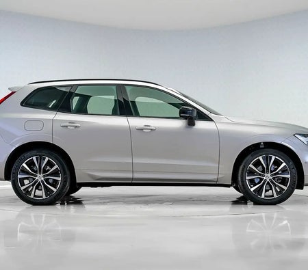 Gümüş Volvo XC60 B5 Ultimate Dark 2024