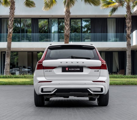 أبيض فولفو XC60 B5 Ultimate Dark 2024 أبيض فولفو XC60 B5 Ultimate Dark 2024